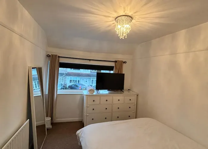 Spare In A Family House * Bristol