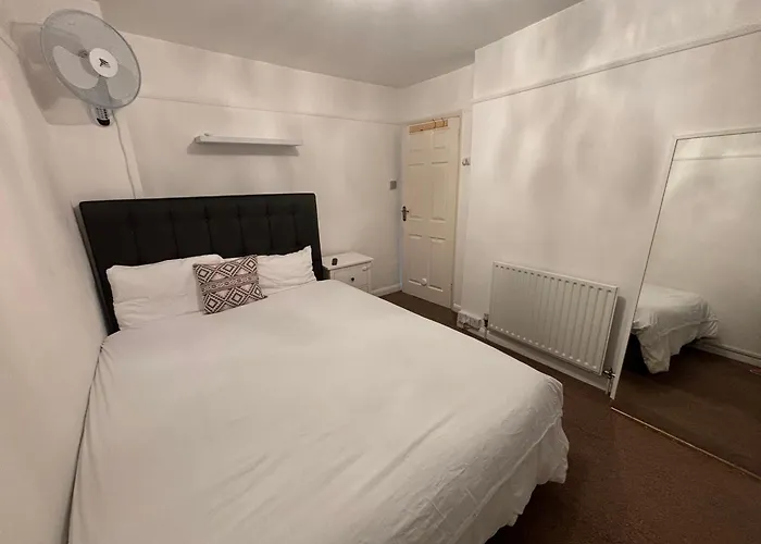 Spare In A Family House Homestay Bristol
