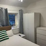 Spare In A Family House Проживання в сім'ї *