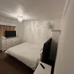 Проживання в сім'ї Spare In A Family House Бристоль