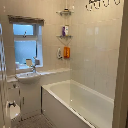 בית אירוח Spare In A Family House