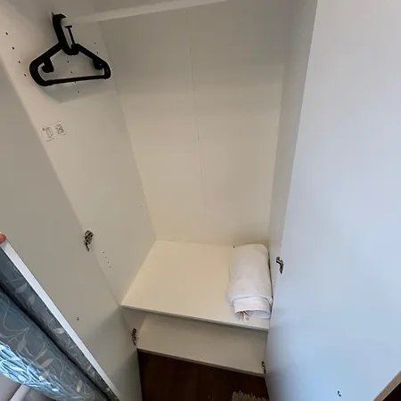 Spare In A Family House בית אירוח